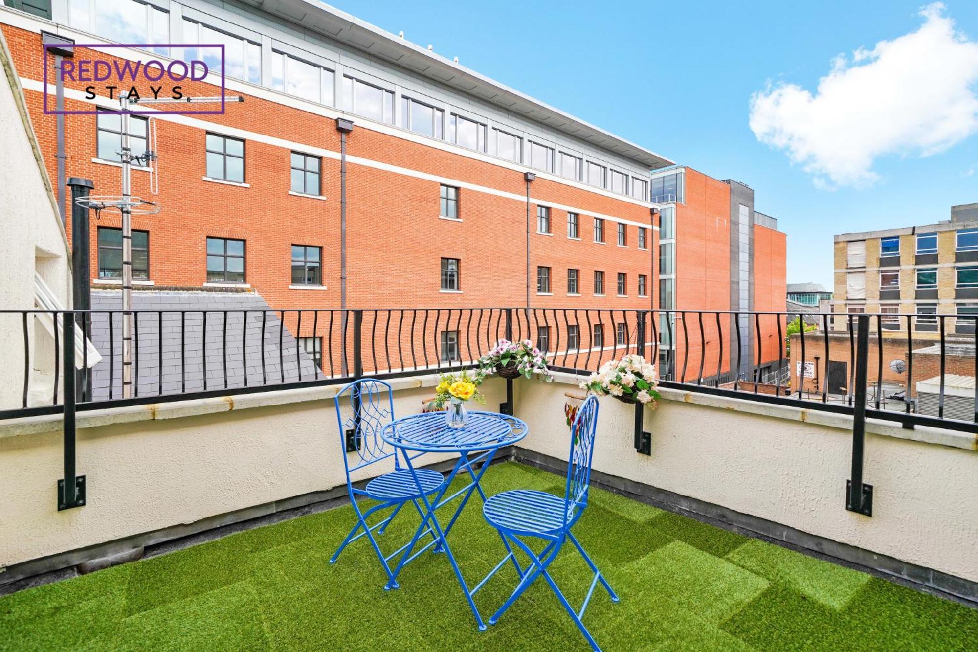 Top Quality 2 Bed 1 Bath Apartments For Contractors By Redwood Stays Reading Ngoại thất bức ảnh
